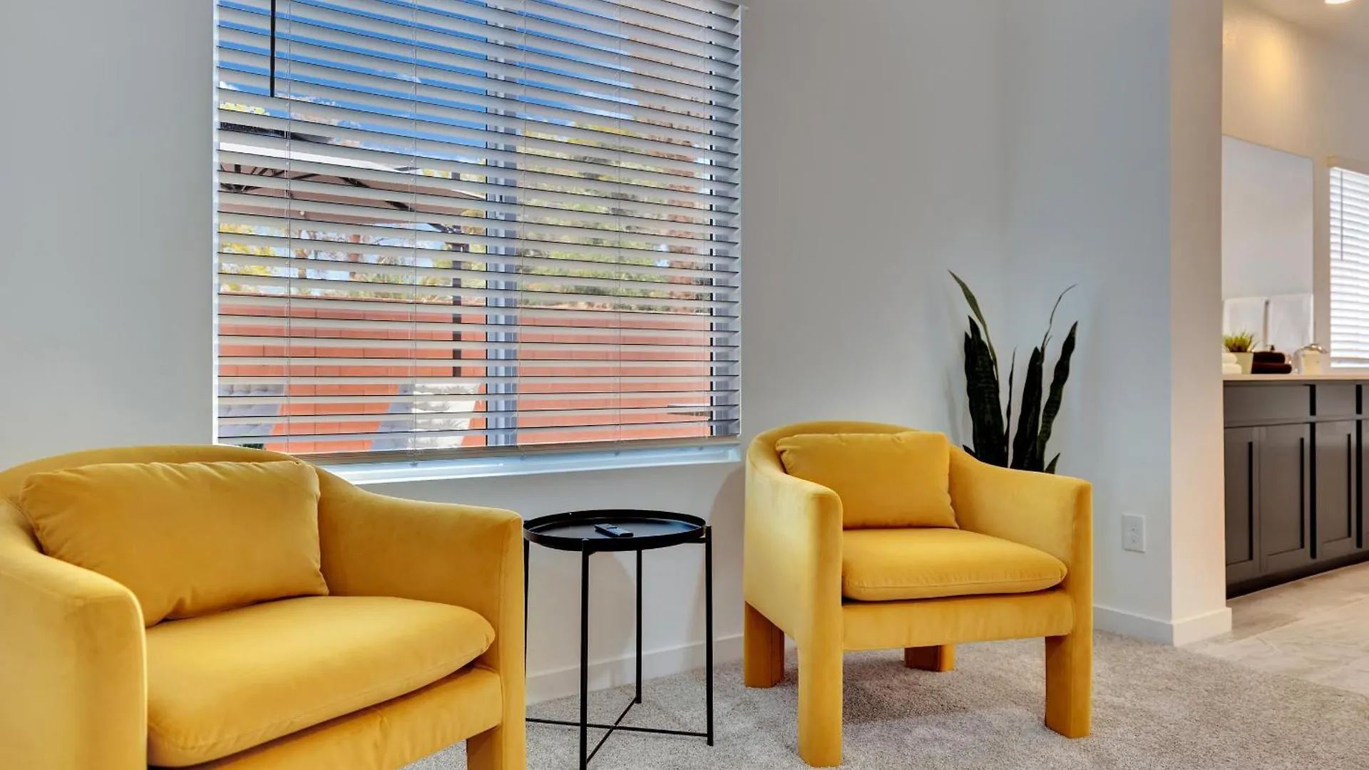 Дом отдыха Casa Niva A Contemporary Oasis In The Heart Of Лас-Вегас США