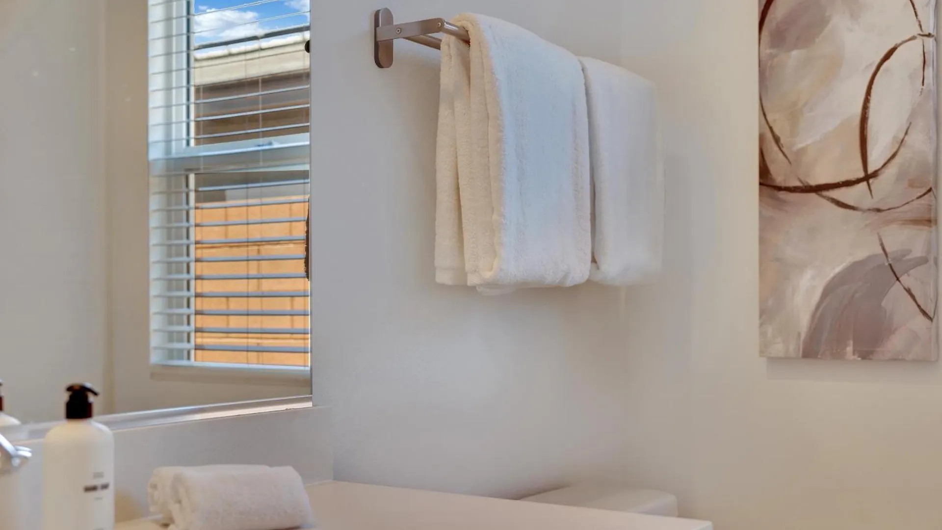 Дом отдыха Casa Niva A Contemporary Oasis In The Heart Of Лас-Вегас